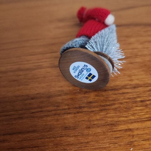 NEW Swallings Sweden Christmas 6" Girl with SILVER Christmas Tree LOGO ON BASE - Picture 3 of 3